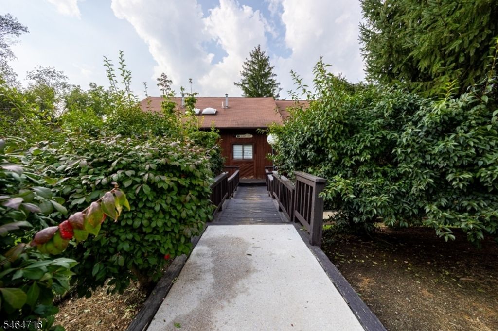 7 Sugar Loaf Ct 5, Vernon Twp., NJ 07462 — photo 2