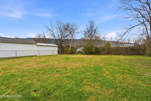 117 Love Drive, Harriman, TN 37748