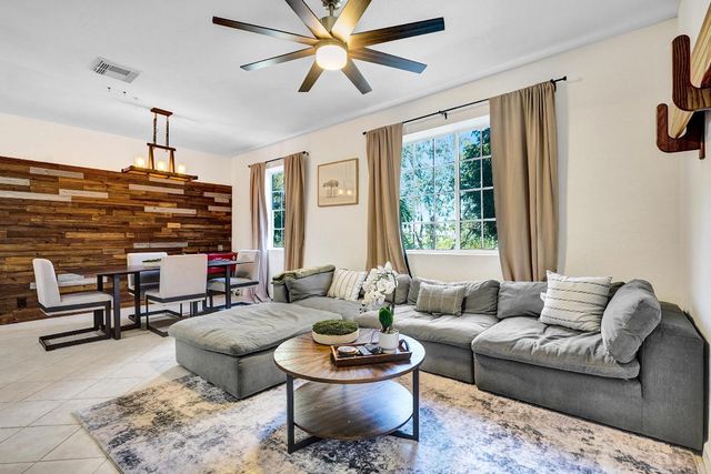 4533 Danson Way, Delray Beach, FL 33445