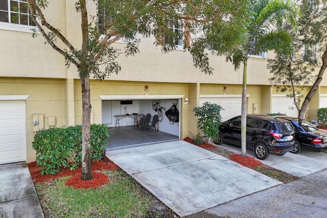 4533 Danson Way, Delray Beach, FL 33445
