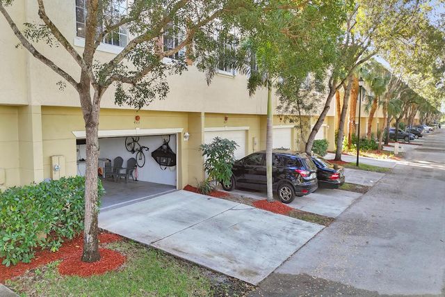 4533 Danson Way, Delray Beach, FL 33445