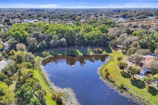 4533 Danson Way, Delray Beach, FL 33445