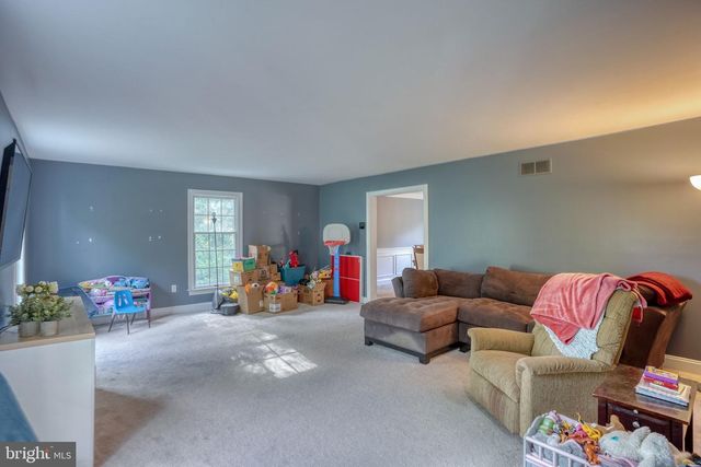 200 DERBY LN, Lincoln University, PA 19352