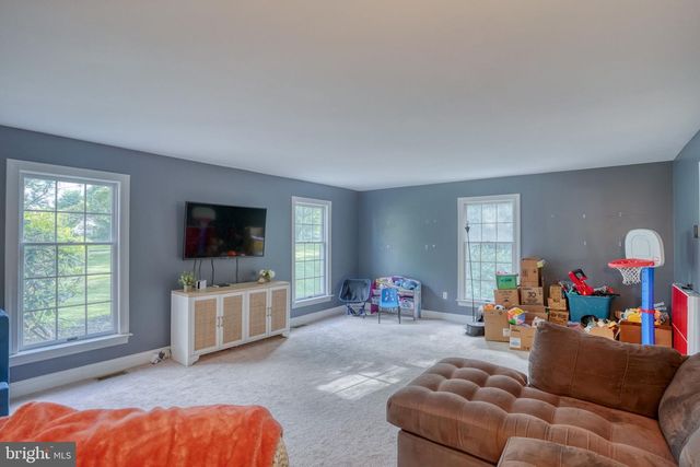 200 DERBY LN, Lincoln University, PA 19352