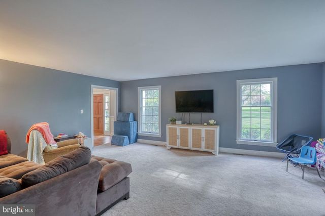 200 DERBY LN, Lincoln University, PA 19352
