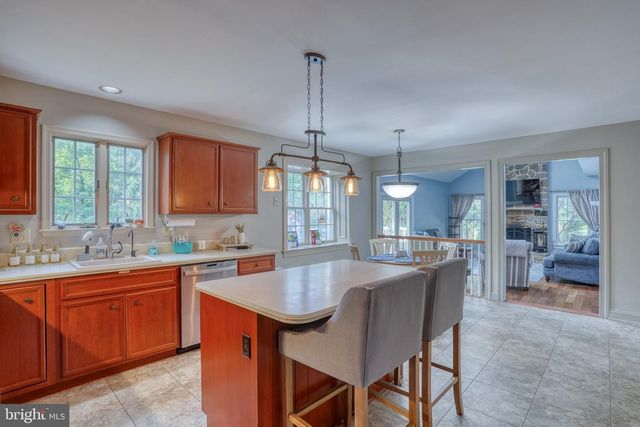 200 DERBY LN, Lincoln University, PA 19352
