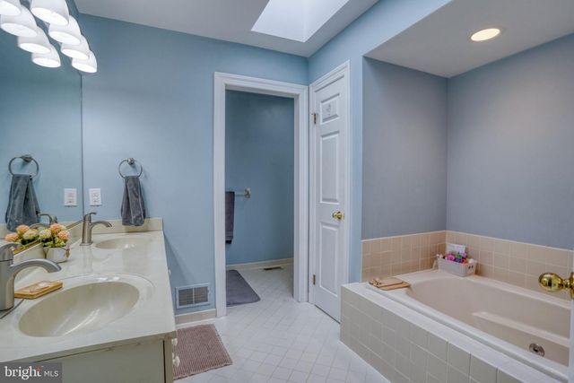 200 DERBY LN, Lincoln University, PA 19352