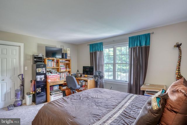 200 DERBY LN, Lincoln University, PA 19352