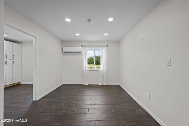 1008 Lee Landing Road, New Bern, NC 28560