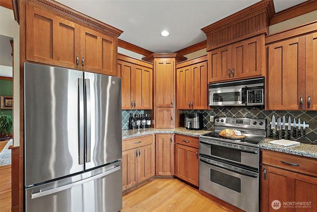2701 13th Street Pl SW, Puyallup, WA 98373