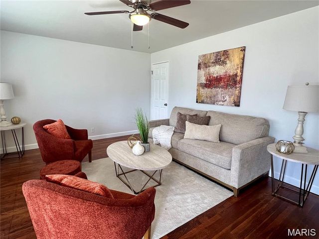 1715 Beecher Drive, St Louis, MO 63136