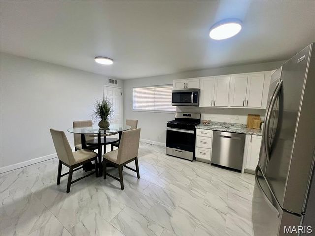 1715 Beecher Drive, St Louis, MO 63136