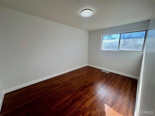 1715 Beecher Drive, St Louis, MO 63136