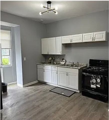 6444 S Eberhart Avenue, Chicago, IL 60637