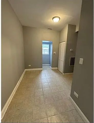 6444 S Eberhart Avenue, Chicago, IL 60637