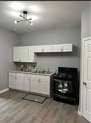 6444 S Eberhart Avenue, Chicago, IL 60637