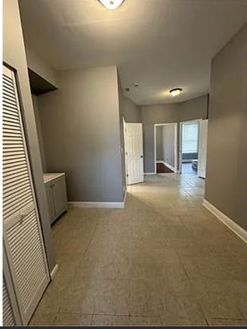 6444 S Eberhart Avenue, Chicago, IL 60637