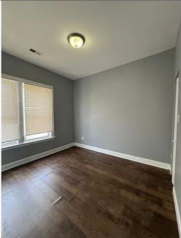 6444 S Eberhart Avenue, Chicago, IL 60637