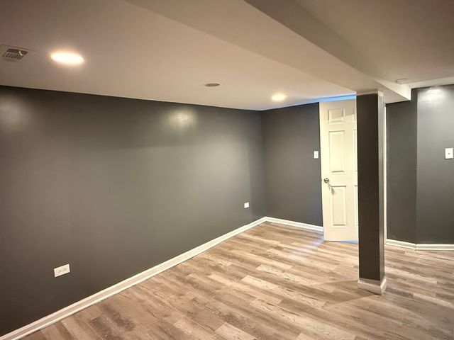 6444 S Eberhart Avenue, Chicago, IL 60637