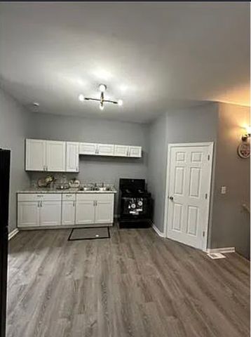 6444 S Eberhart Avenue, Chicago, IL 60637