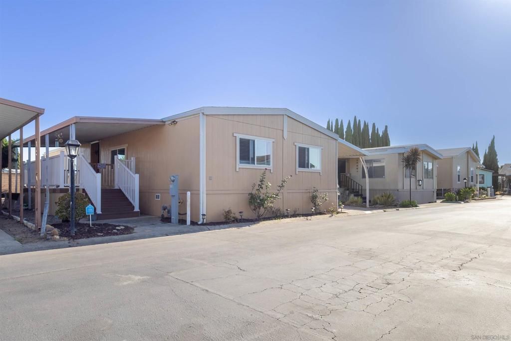 4660 N. River Road 80, Oceanside, CA 92057 — photo 2
