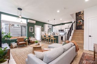 8015 Mary Avenue NW #D, Seattle, WA 98117