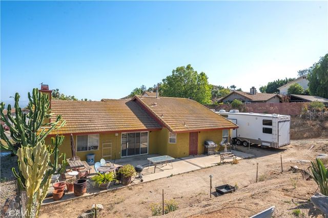 7205 Ridgeline, Jurupa Valley, CA 92509