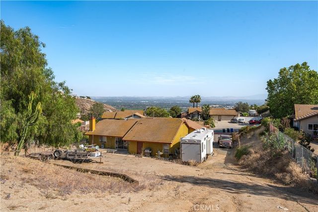 7205 Ridgeline, Jurupa Valley, CA 92509