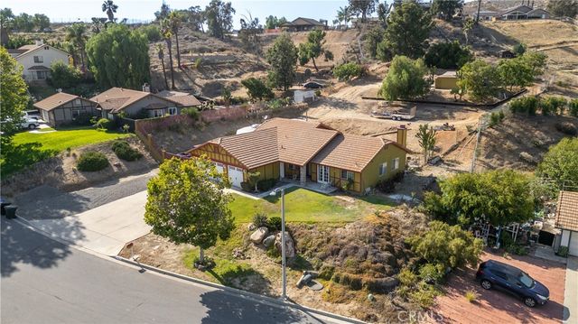 7205 Ridgeline, Jurupa Valley, CA 92509