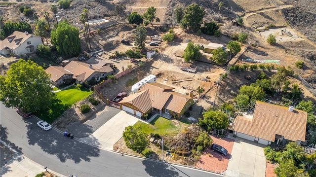 7205 Ridgeline, Jurupa Valley, CA 92509