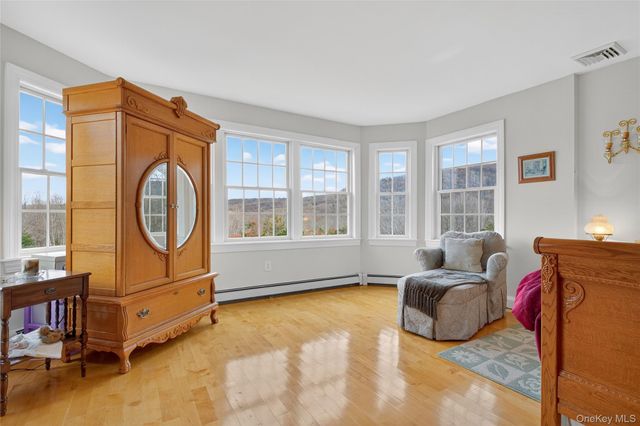 128 Old Pawling Road, Pawling, NY 12564