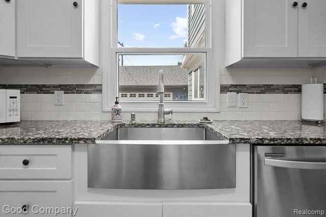 2925 Benjamin Avenue, Royal Oak, MI 48073