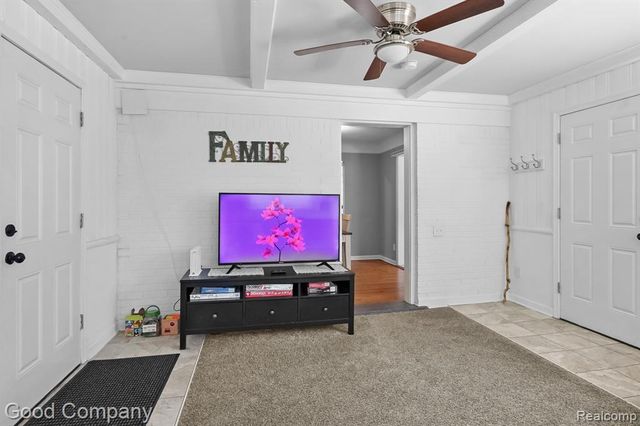 2925 Benjamin Avenue, Royal Oak, MI 48073