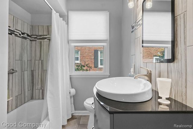 2925 Benjamin Avenue, Royal Oak, MI 48073