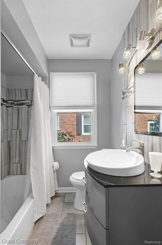 2925 Benjamin Avenue, Royal Oak, MI 48073