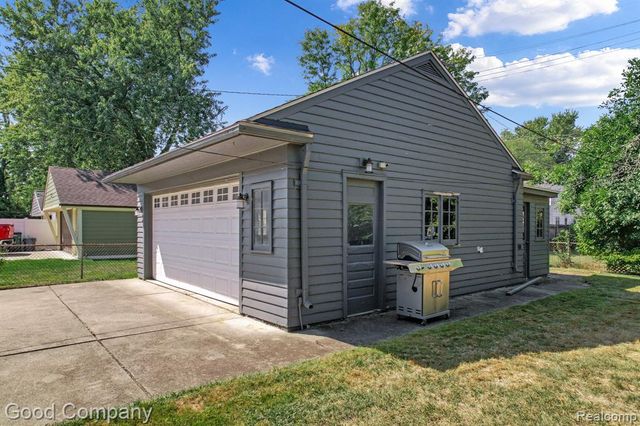 2925 Benjamin Avenue, Royal Oak, MI 48073