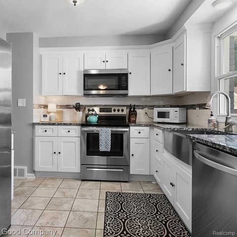 2925 Benjamin Avenue, Royal Oak, MI 48073