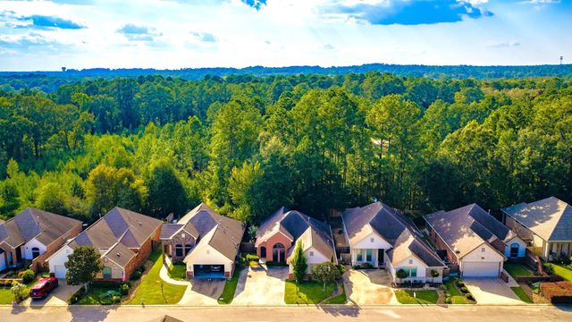 108 Sunshine Ln, Livingston, TX 77351
