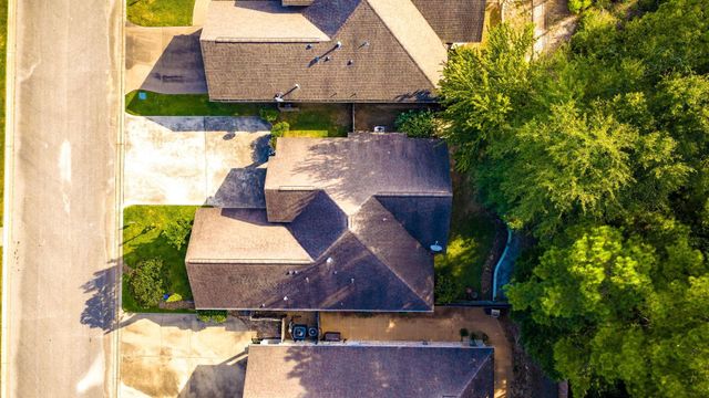 108 Sunshine Ln, Livingston, TX 77351