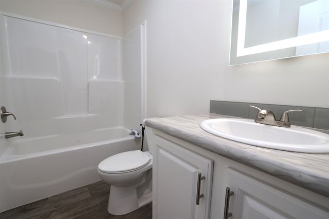 609 Canterbury Drive, Exeter, NH 03833