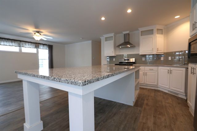 609 Canterbury Drive, Exeter, NH 03833