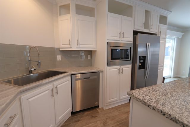 609 Canterbury Drive, Exeter, NH 03833