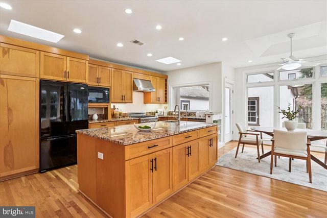 3622 VEAZEY ST NW, Washington, DC 20008