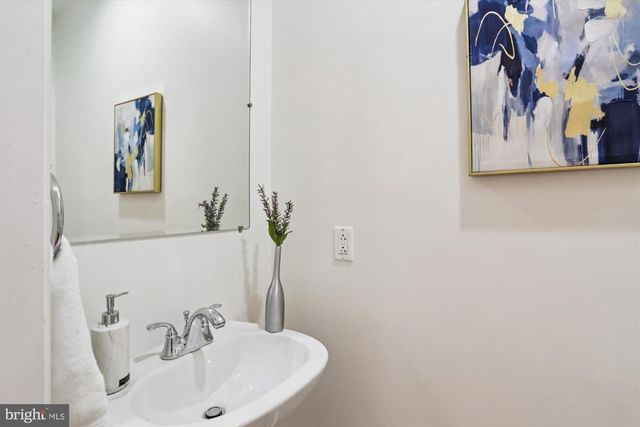 3622 VEAZEY ST NW, Washington, DC 20008