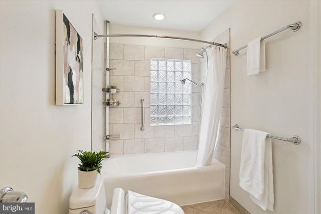 3622 VEAZEY ST NW, Washington, DC 20008