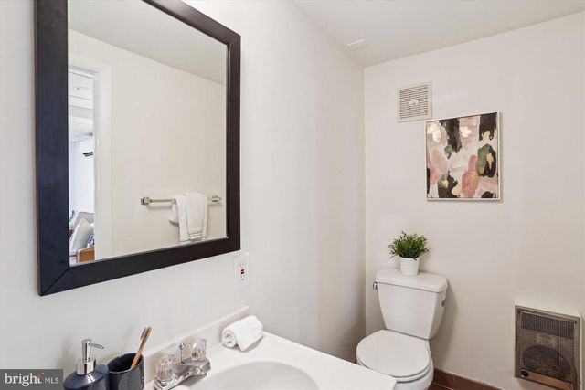 3622 VEAZEY ST NW, Washington, DC 20008