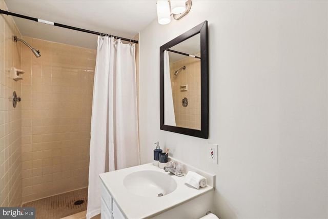 3622 VEAZEY ST NW, Washington, DC 20008