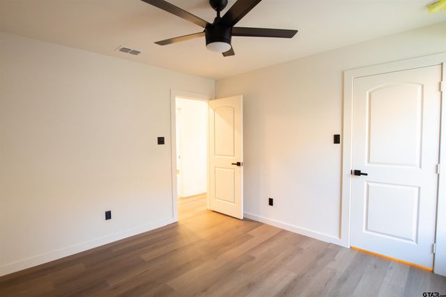 1112 Park St, Tyler, TX 75702