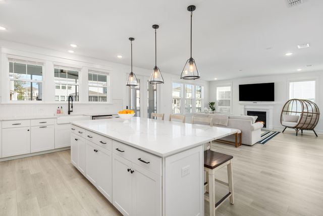 1562 N Lakeshore Drive, Mount Pleasant, SC 29466