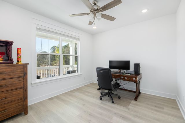 1562 N Lakeshore Drive, Mount Pleasant, SC 29466